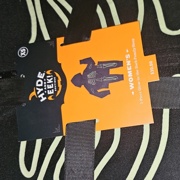 Woman's XS Halloween PJ Set Glow In The Dark - Picture 2 of 3
